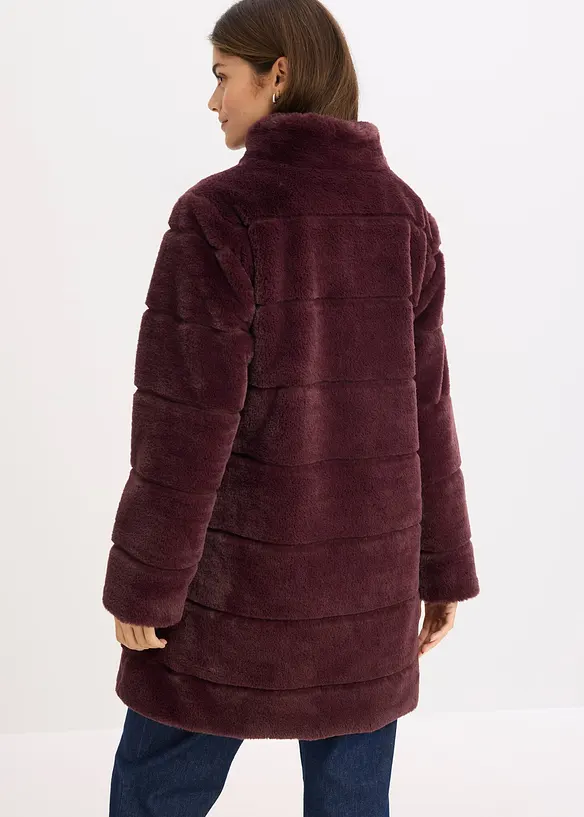 Fellimitat-Mantel in rot von hinten (Totalaufnahme) - bonprix