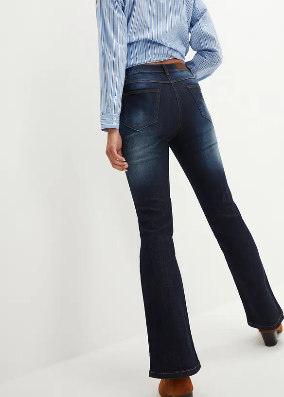 Bootcut-Jeans Mid Waist, Stretch in blau von hinten - bonprix