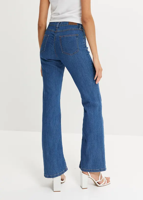Bootcut-Jeans Mid Waist, Stretch in blau von hinten - bonprix