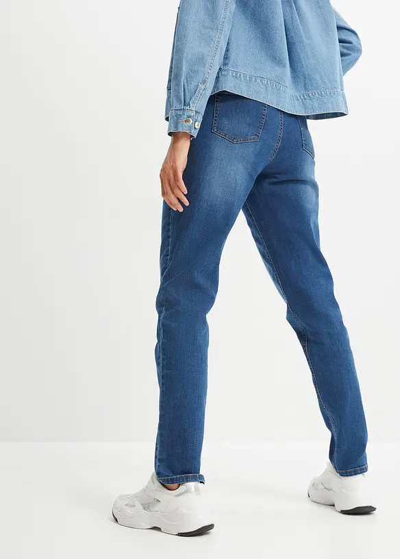 Mom Jeans High Waist, Stretch in blau von hinten - bonprix Mom Jeans High Waist, Stretch in blau von hinten - bonprix