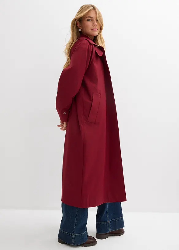 Trenchcoat mit Laschen in rot von vorne (Totalaufnahme) - bonprix