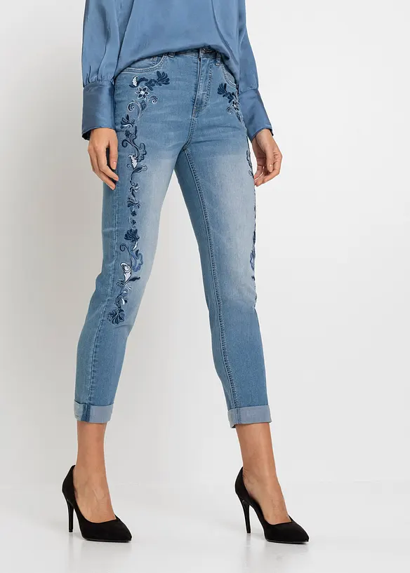 Slim-Fit-Jeans, Mid Waist, cropped in blau von vorne - bonprix