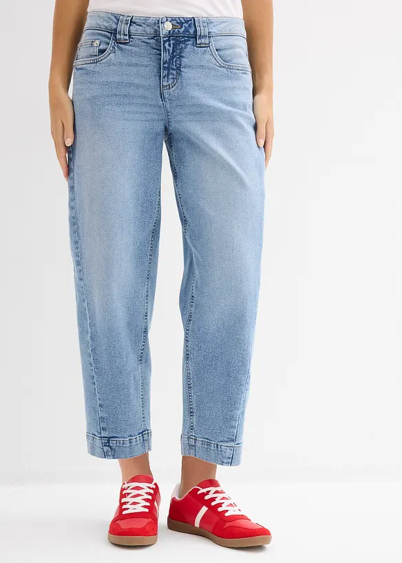 Barrel-Jeans, Mid Waist, cropped in blau von vorne - bonprix