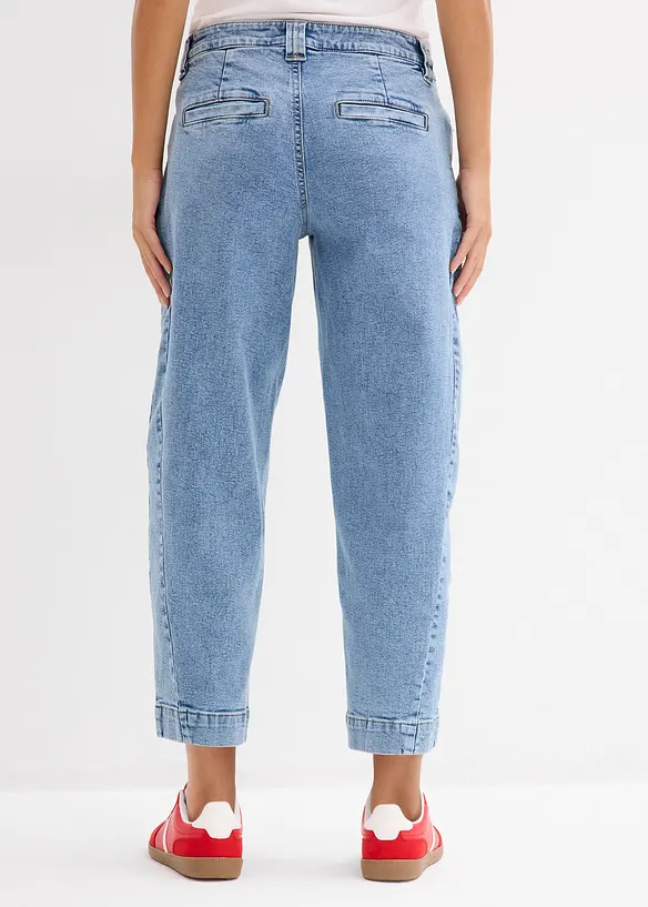 Barrel-Jeans, Mid Waist, cropped in blau von hinten - bonprix