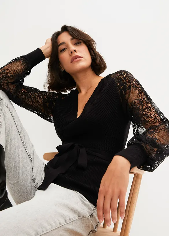 Feinstrickpullover mit Spitze in schwarz von vorne (im Anschnitt) - bonprix Feinstrickpullover mit Spitze in schwarz von vorne (im Anschnitt) - bonprix