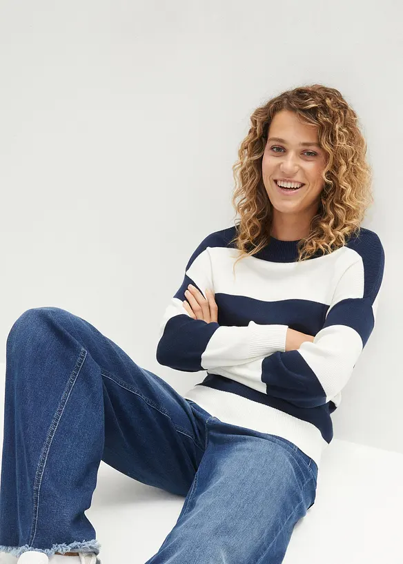 Feinstrickpullover mit Blockstreifen in blau von vorne (im Anschnitt) - bonprix Feinstrickpullover mit Blockstreifen in blau von vorne (im Anschnitt) - bonprix