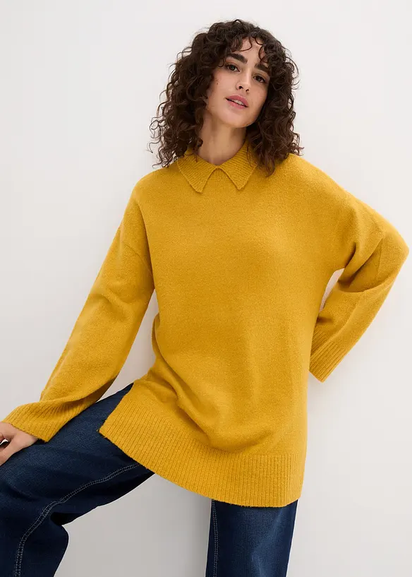 Oversize Pullover mit Turtleneck und Seitenschlitzen in gelb von vorne (im Anschnitt) - bonprix