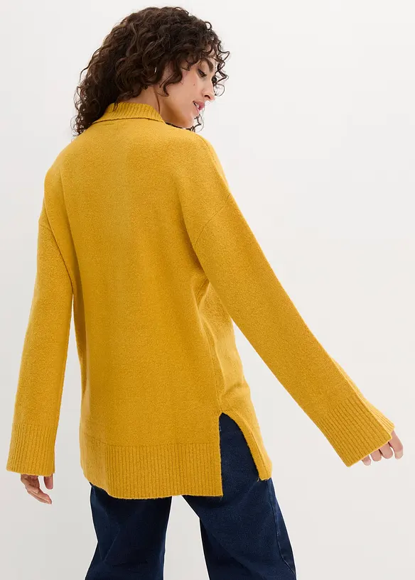 Oversize Pullover mit Turtleneck und Seitenschlitzen in gelb von hinten (im Anschnitt) - bonprix