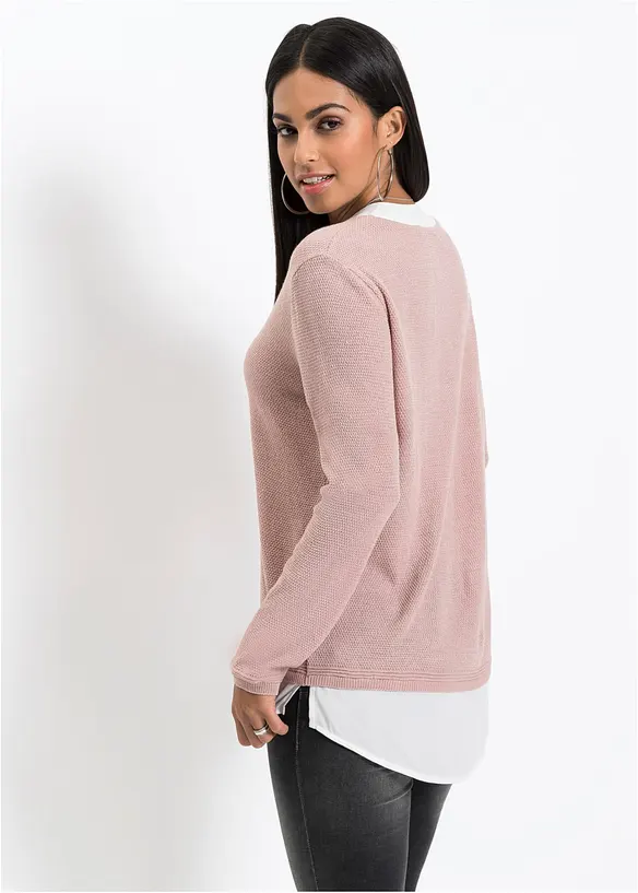 Feinstrickpullover mit Bluseneinsatz in rosa von hinten (im Anschnitt) - bonprix Feinstrickpullover mit Bluseneinsatz in rosa von hinten (im Anschnitt) - bonprix