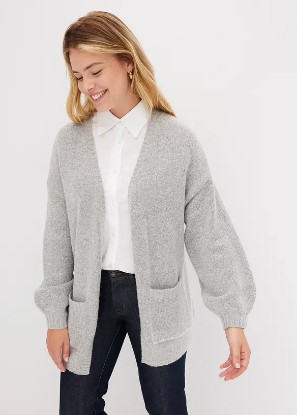 Oversize-Strickjacke in grau von vorne (im Anschnitt) - bonprix
