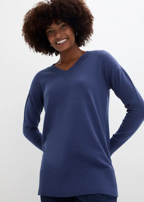 Long-Pullover in blau von vorne (im Anschnitt) - bonprix