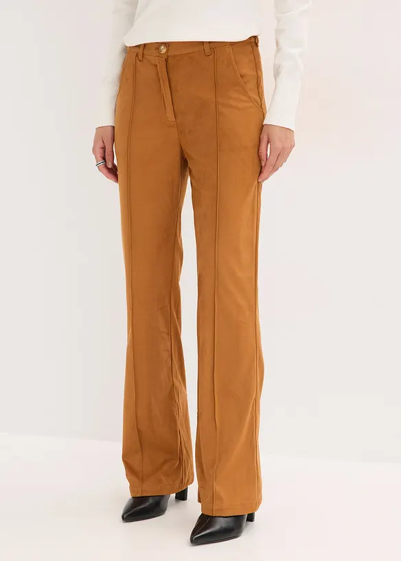 Flared Hose aus Velourslederimitat in braun von vorne - bonprix