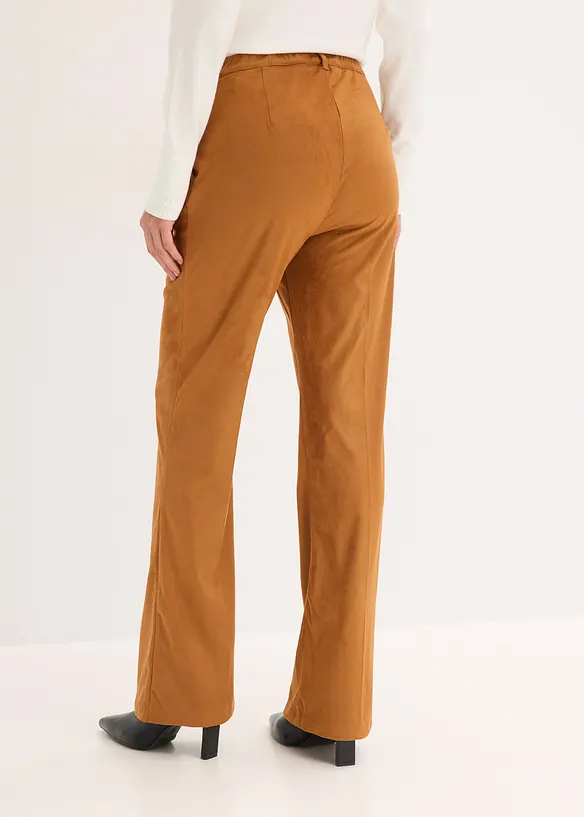 Flared Hose aus Velourslederimitat in braun von hinten - bonprix