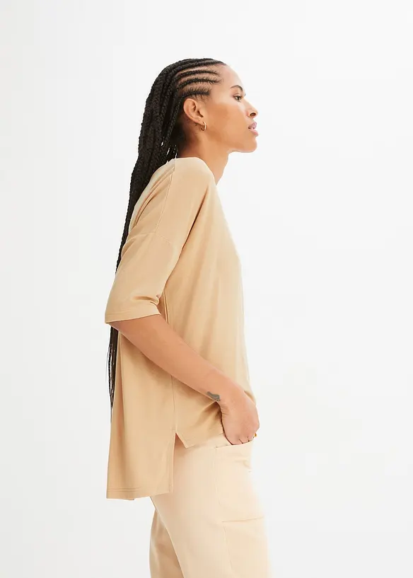 Boxy-Shirt aus softem Viskose-Mix in beige von vorne (im Anschnitt) - bonprix
