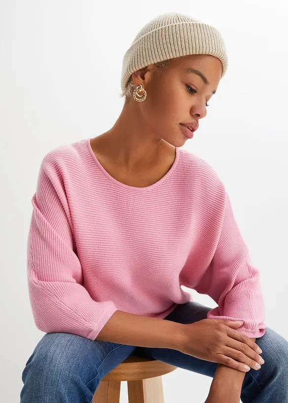Oversize-Ripp-Pullover aus Viskose-Mix in rosa von vorne (im Anschnitt) - bonprix