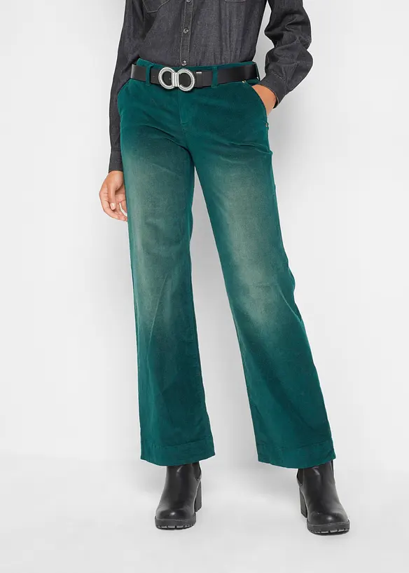 Weite Cordhose aus Baumwoll-Mix in grün von vorne - bonprix
