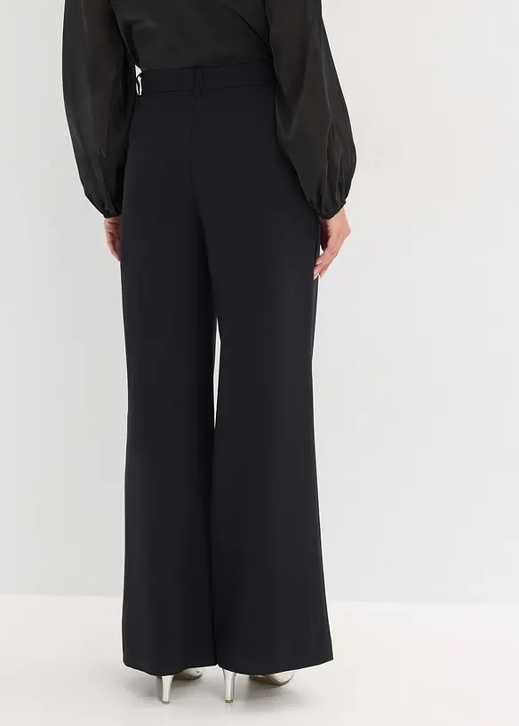 Marlenehose in schwarz von hinten - bonprix