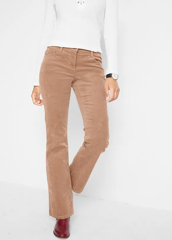 Bootcut-Cordhose aus elastischem Baumwoll-Mix in braun von vorne - bonprix