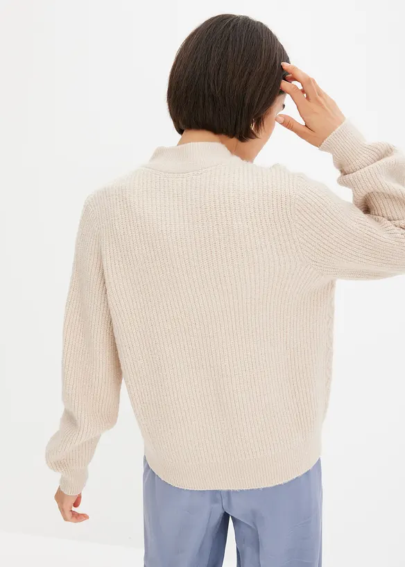 Strickjacke mit Zopfmuster in beige von hinten (im Anschnitt) - bonprix