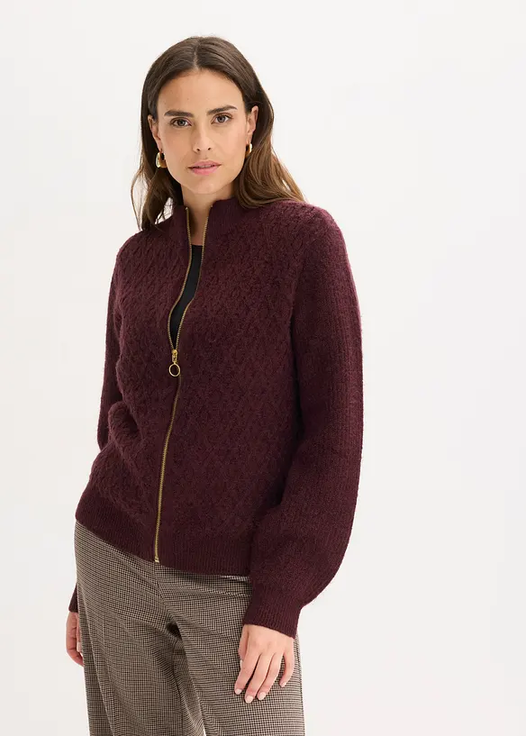 Strickjacke mit Zopfmuster in rot von vorne (im Anschnitt) - bonprix