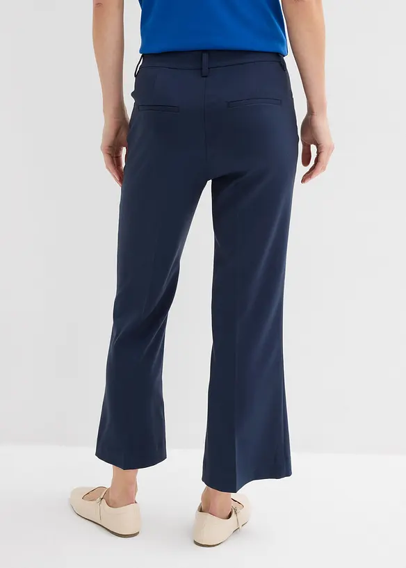 Ausgestellte 7/8 Hose mit dekorativem Knopf in blau von hinten - bonprix
