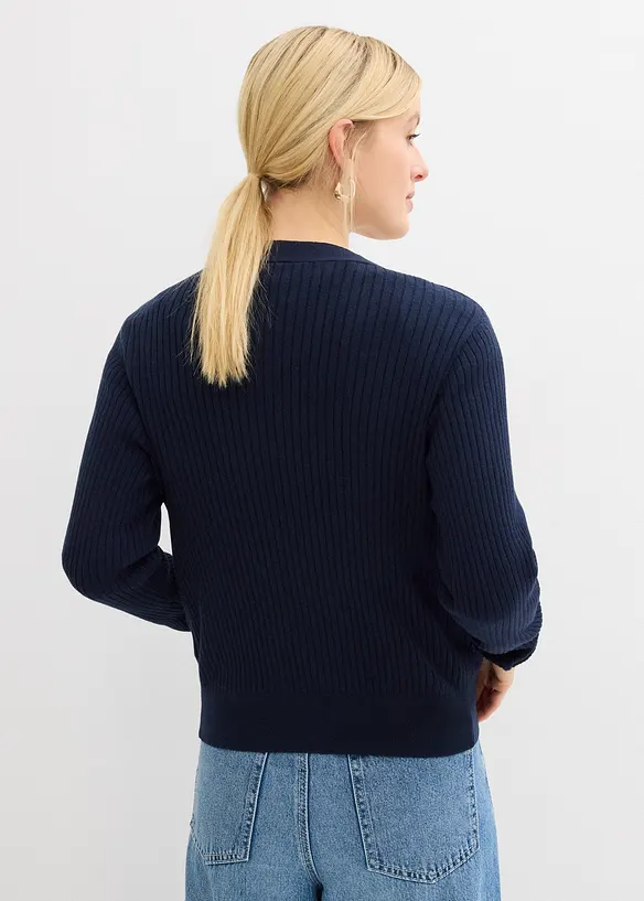 Strickjacke aus softem Viskose-Mix in blau von hinten (im Anschnitt) - bonprix
