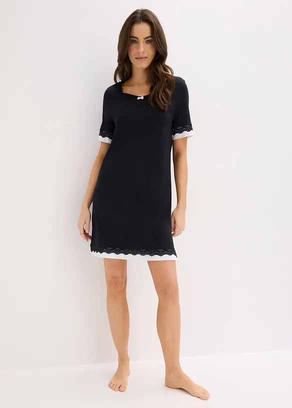 Nachthemd aus softem Viskose-Mix in schwarz im Look von vorne (Totalaufnahme) - bonprix