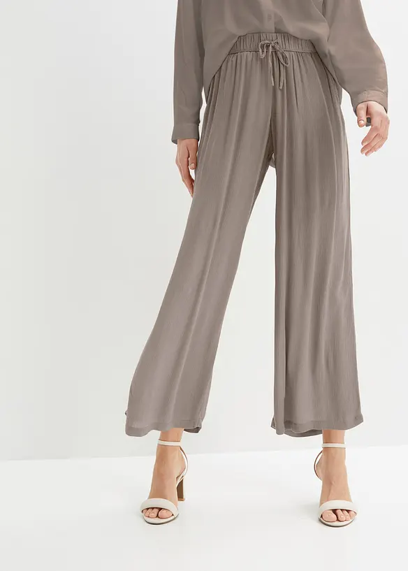 Schlupfhose aus softer Viskose in braun von vorne - bonprix