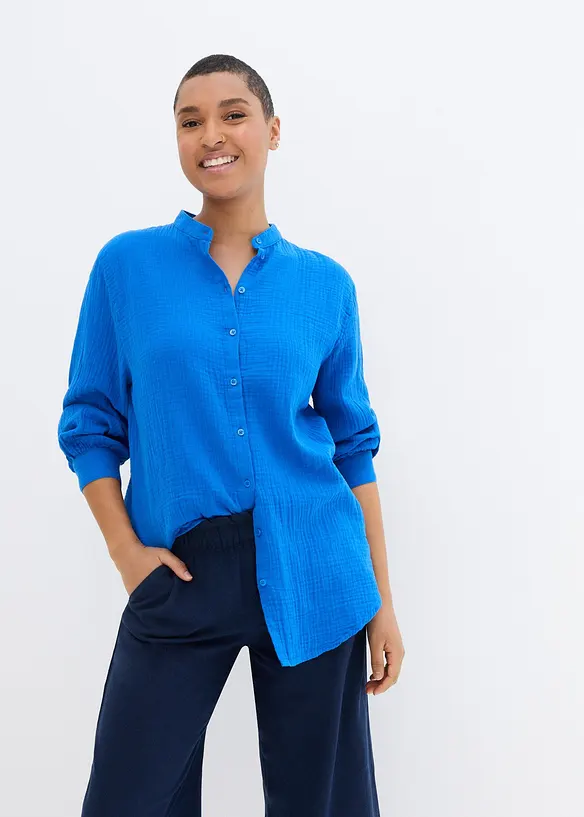 Musselin-Longbluse aus reiner Baumwolle in blau von vorne (im Anschnitt) - bonprix