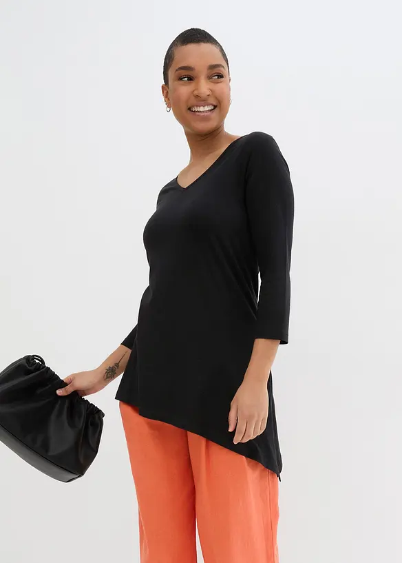 Longshirt aus Baumwoll-Viskose-Mix in schwarz von vorne (im Anschnitt) - bonprix