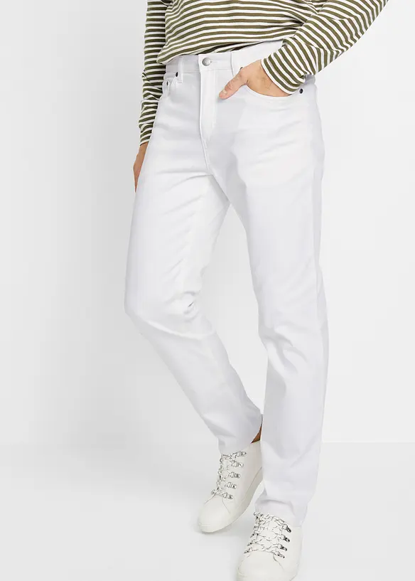 Classic-Fit-Jeans, Tapered in weiß von vorne - bonprix