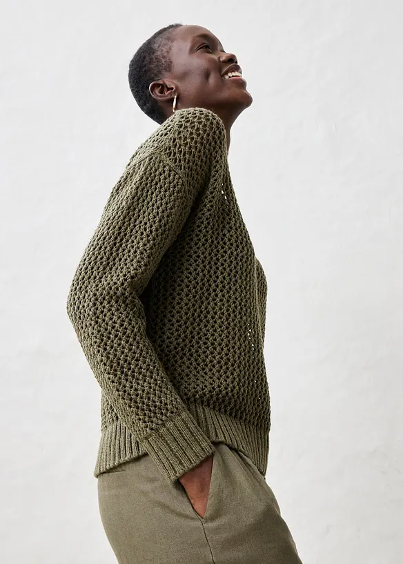 Ajour-Pullover aus leichtem Leinen-Mix in grün von vorne (im Anschnitt) - bonprix