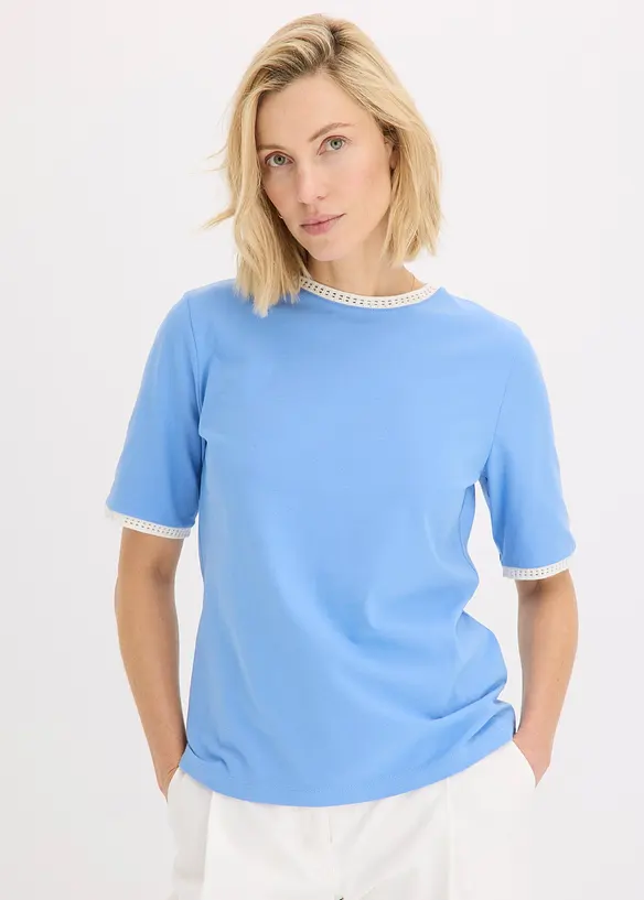 Shirt mit Spitzenborte in blau von vorne (im Anschnitt) - bonprix Shirt mit Spitzenborte in blau von vorne (im Anschnitt) - bonprix
