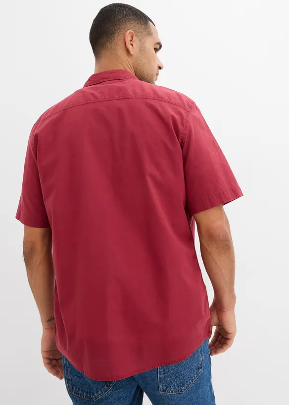 Kurzarmhemd aus Baumwolle in Regular Fit in rot von hinten (im Anschnitt) - bonprix