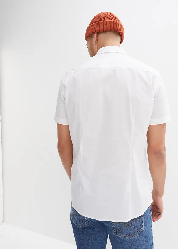 Stretch-Kurzarmhemd in Slim Fit in weiß von hinten (im Anschnitt) - bonprix