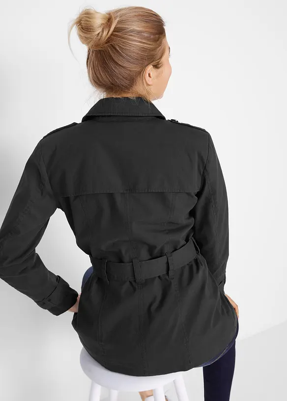 Kurzer Trenchcoat in schwarz von hinten (Totalaufnahme) - bonprix