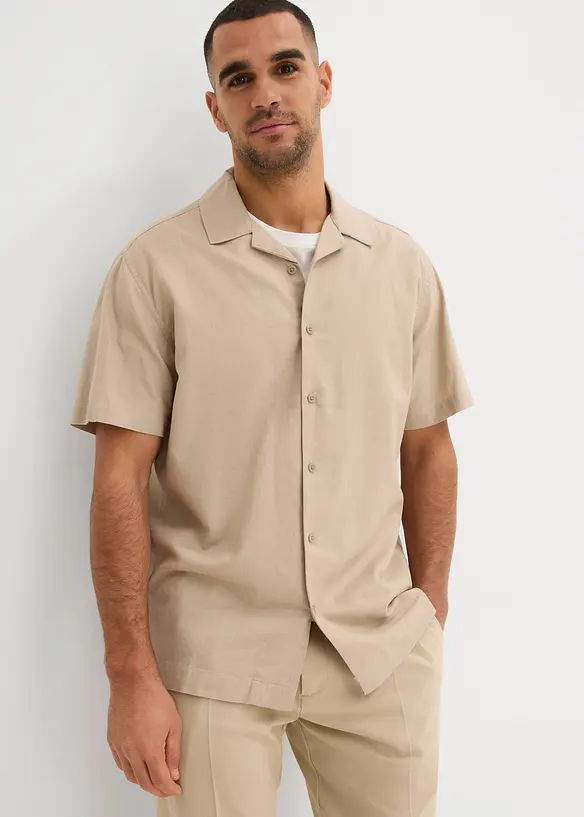 Kurzarmhemd aus Leinen-Mix in Loose Fit in beige von vorne (im Anschnitt) - bonprix