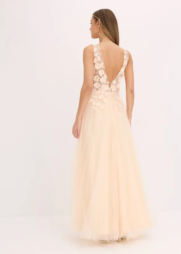 Maxikleid aus zartem Tüll mit Blumen-Applikation in beige von hinten (Totalaufnahme) - bonprix Maxikleid aus zartem Tüll mit Blumen-Applikation in beige von hinten (Totalaufnahme) - bonprix