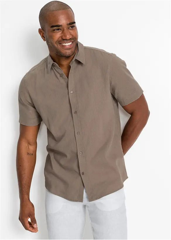 Kurzarmhemd aus Leinen-Mix in Regular Fit in braun von vorne (im Anschnitt) - bonprix