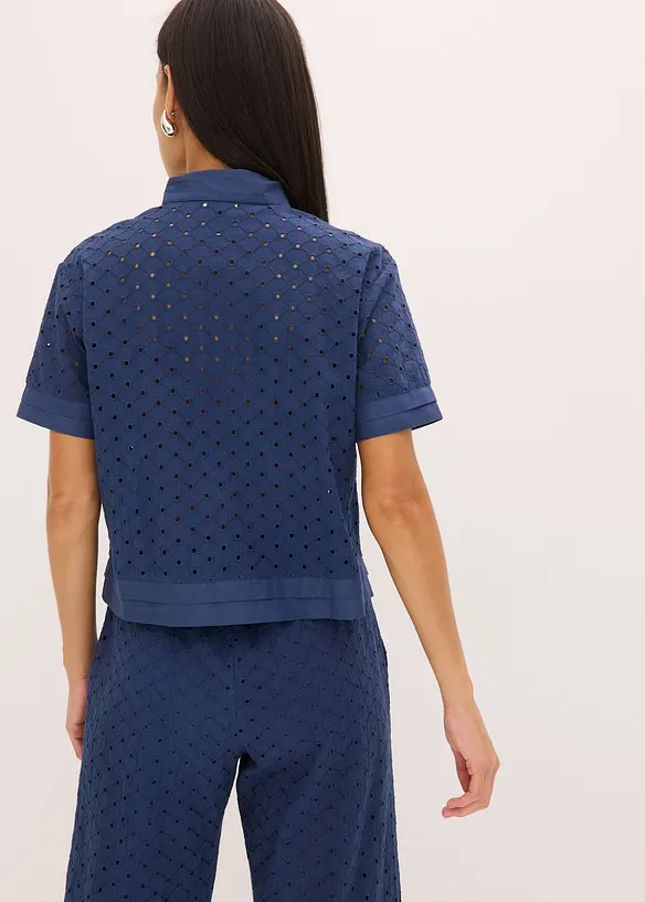 Bluse mit Lochstickerei in blau von hinten (im Anschnitt) - bonprix