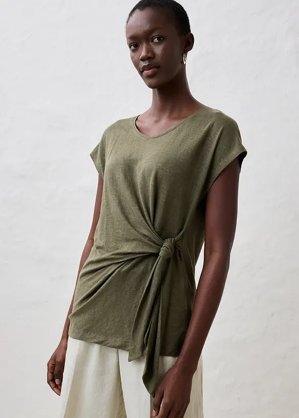 Wickelshirt aus reinem Leinen in grün von vorne (im Anschnitt) - bonprix Wickelshirt aus reinem Leinen in grün von vorne (im Anschnitt) - bonprix