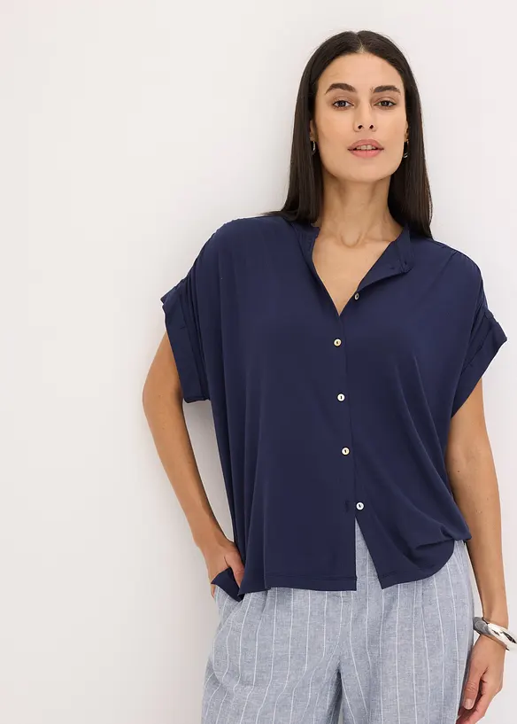 Shirtbluse aus softem Viskose Mix in blau von vorne (im Anschnitt) - bonprix Shirtbluse aus softem Viskose Mix in blau von vorne (im Anschnitt) - bonprix