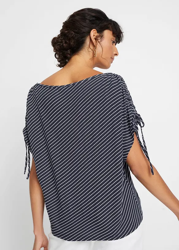 Shirt aus softer Viskose in blau von hinten (im Anschnitt) - bonprix