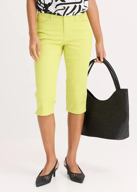 Capri-Hose mit Bequembund in gelb von vorne - bonprix