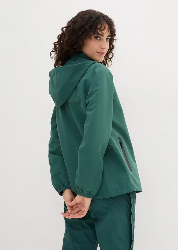 Ultraleichte Regenjacke in grün von hinten (im Anschnitt) - bonprix