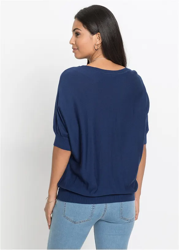 Feinstrickpullover aus Baumwoll-Mix in blau von hinten (im Anschnitt) - bonprix