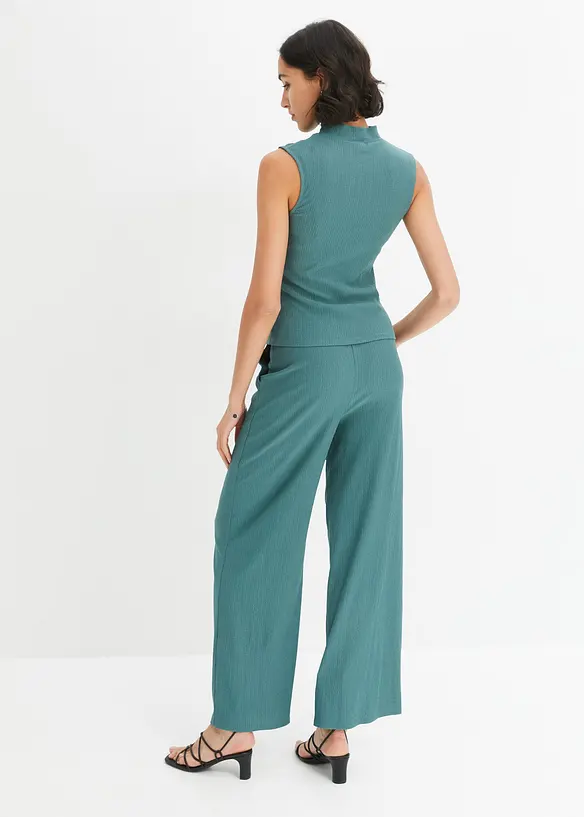 Shirt und Hose (2tlg.Set) aus strukturiertem Crêpe in grün von hinten (Totalaufnahme) - bonprix