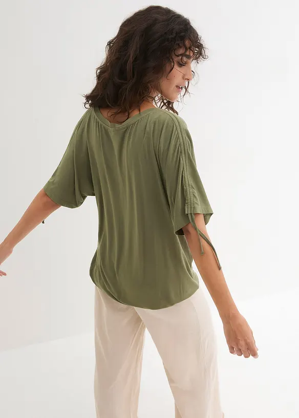Shirt aus fließender Viskose in grün von hinten (im Anschnitt) - bonprix