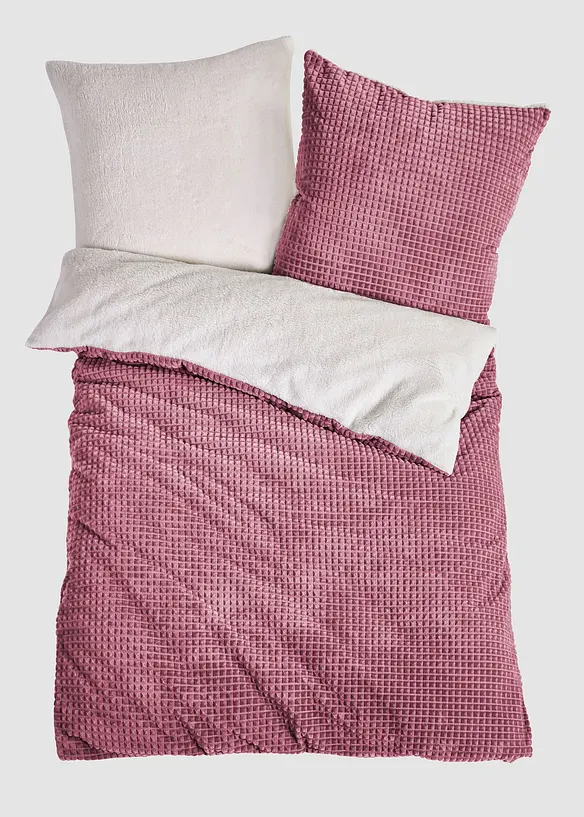 Wendbare Cashmere Touch Bettwäsche mit Hochtief-Effekt in lila von vorne - bonprix
