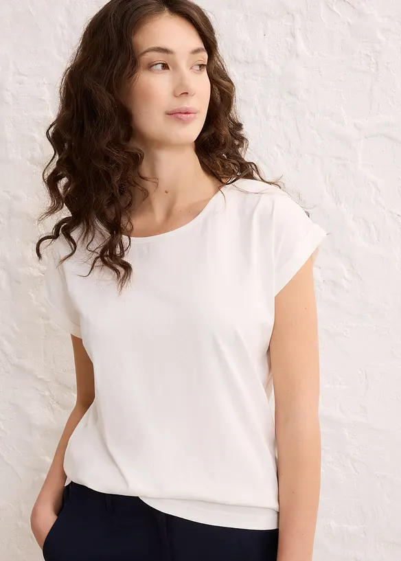 Shirt mit Seidenanteil in weiß von vorne (im Anschnitt) - bonprix